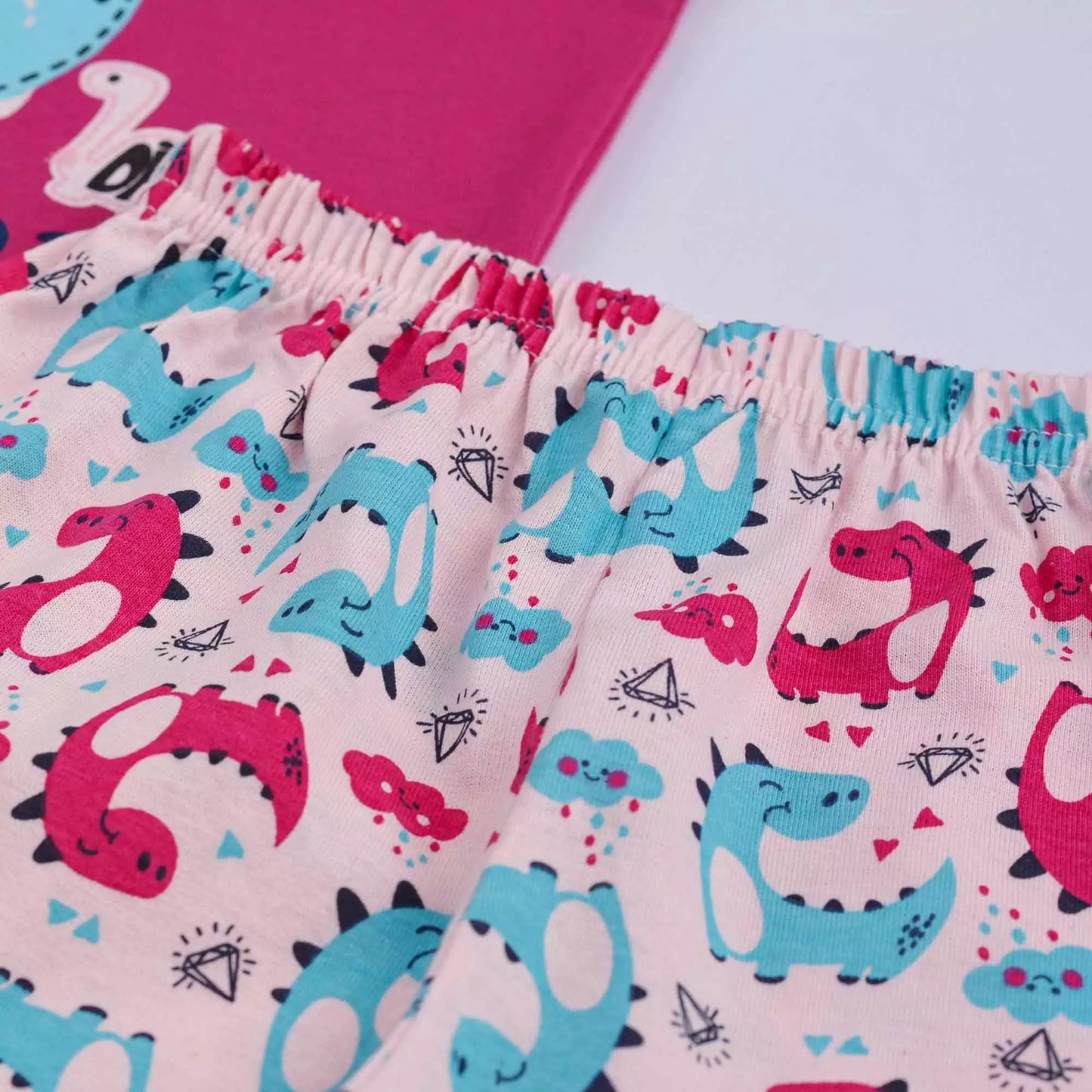 Pijama de Verão Infantil Feminino Blusa Pink Dinossauro e Short Rosa