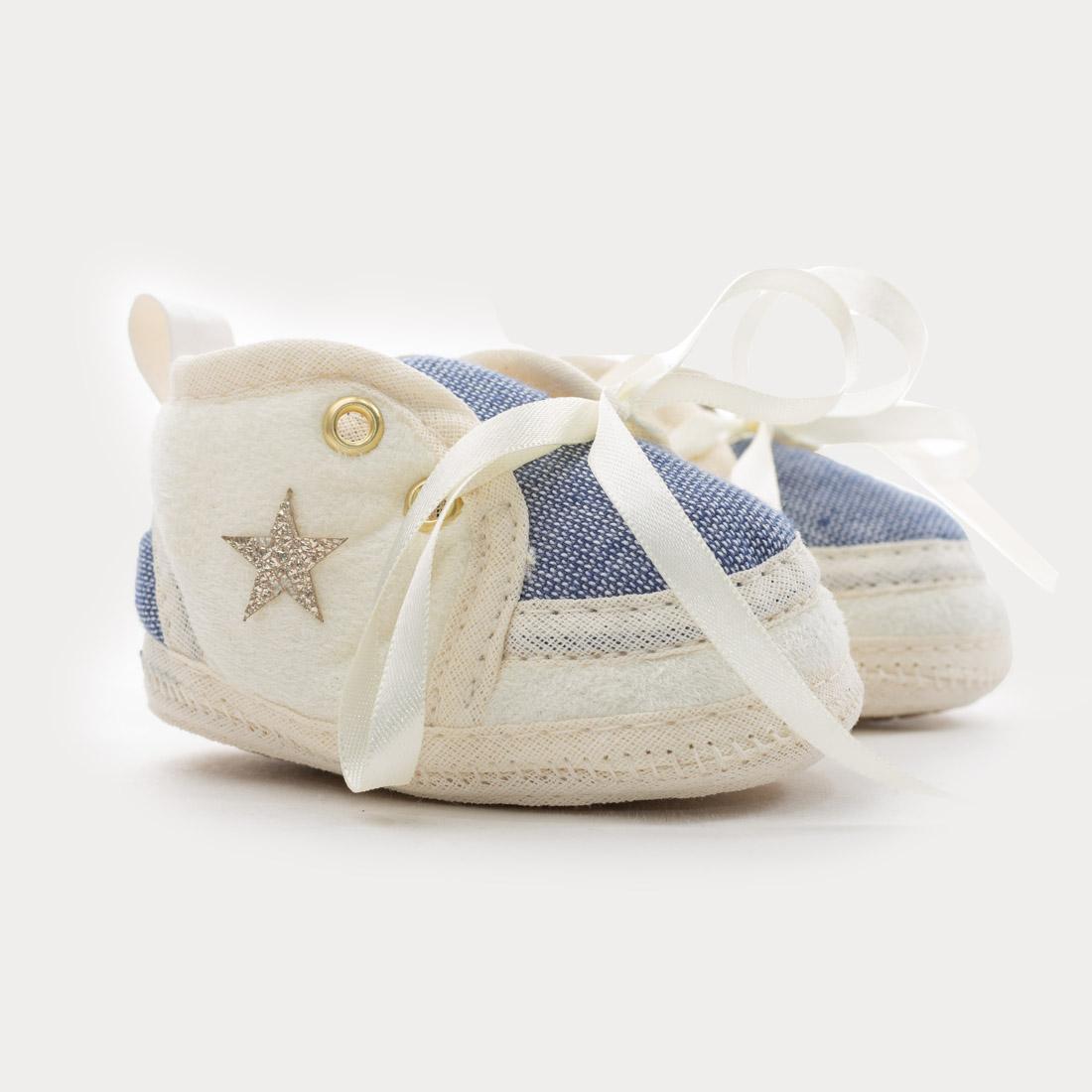 Sapatinho de Bebê Menina Marfim com Detalhe Jeans