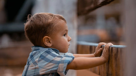Importância de deixar as crianças fazerem suas escolhas de roupas na loja infantil