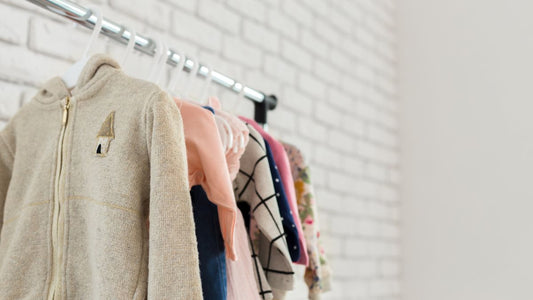 Aprenda a economizar com roupas infantis em qualquer estação do ano!