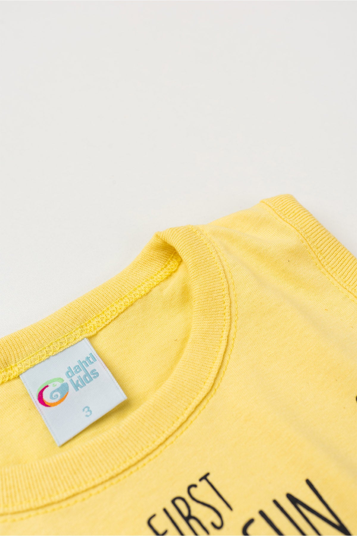 Conjunto de Verão para Menino Amigos da Selva Amarelo