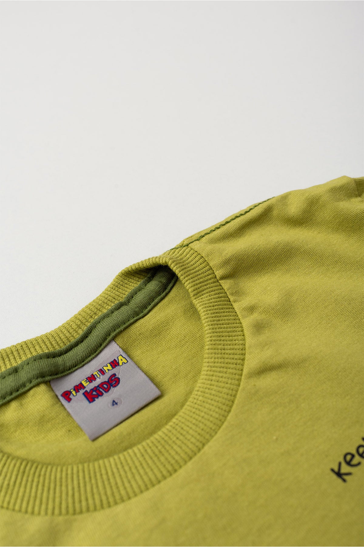 Conjunto de Verão para Menino Aventura nas Ondas Verde