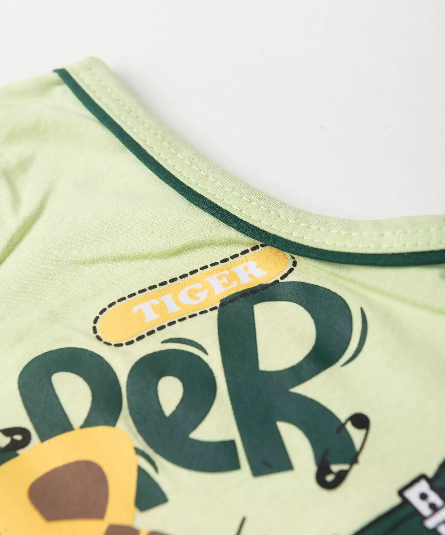 Conjunto Curto Menino Explorador Tigre Verde