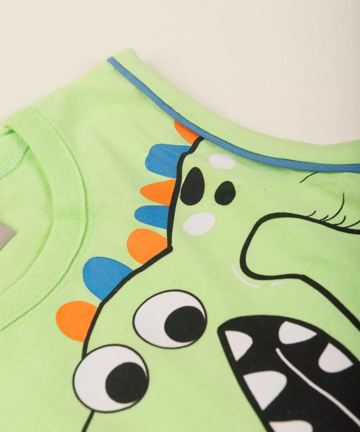 Conjunto Curto para Menino no Verde Dinossauro