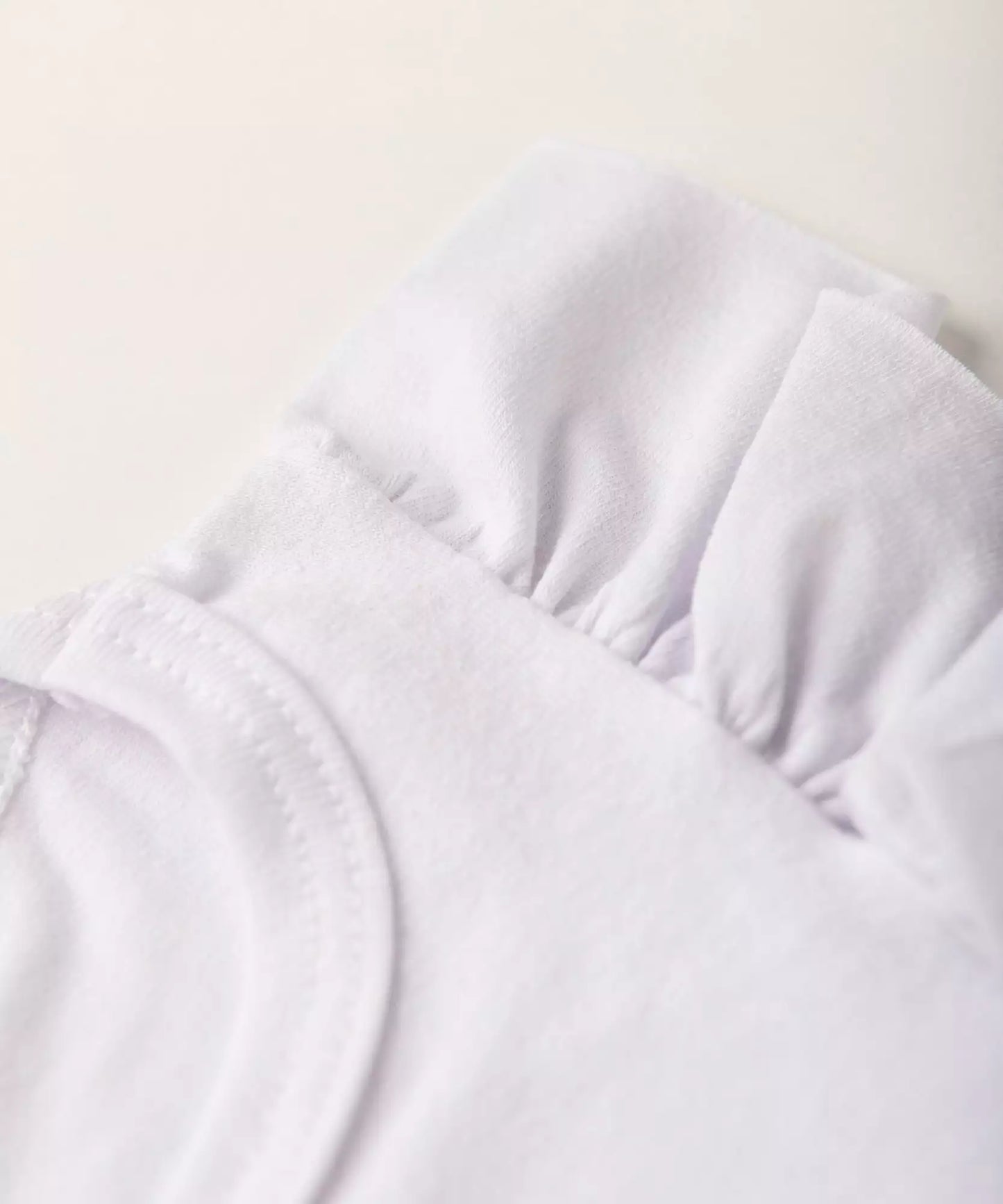 Conjunto de Verão para Bebê Menina no Arco-Íris em Branco