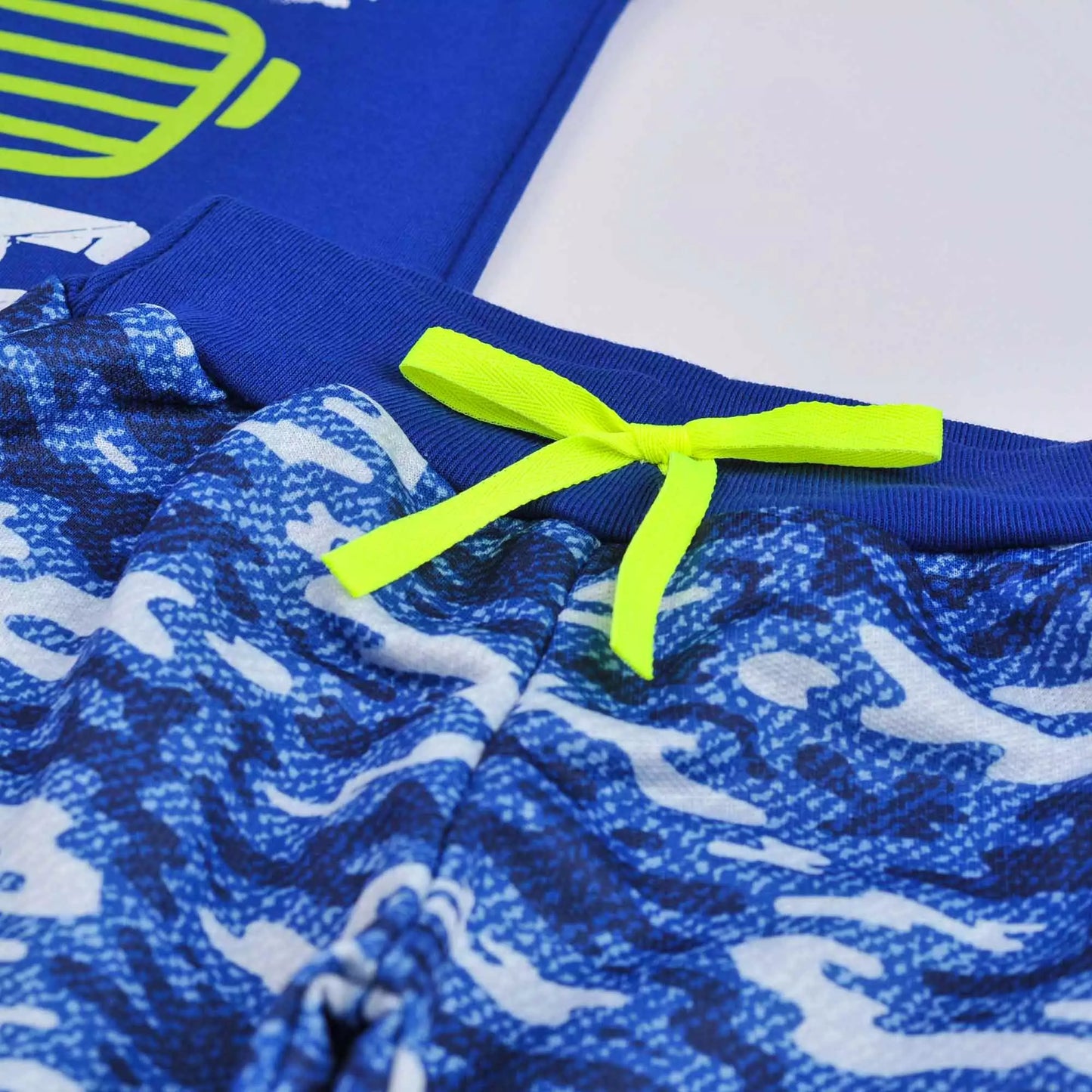 Conjunto Infantil Masculino Regata Azul Estampada e Short Militar