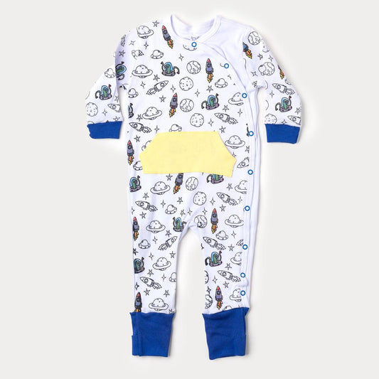 Macacão de Bebê Menino em Suedine Branco com Pé Reversível e Bolso