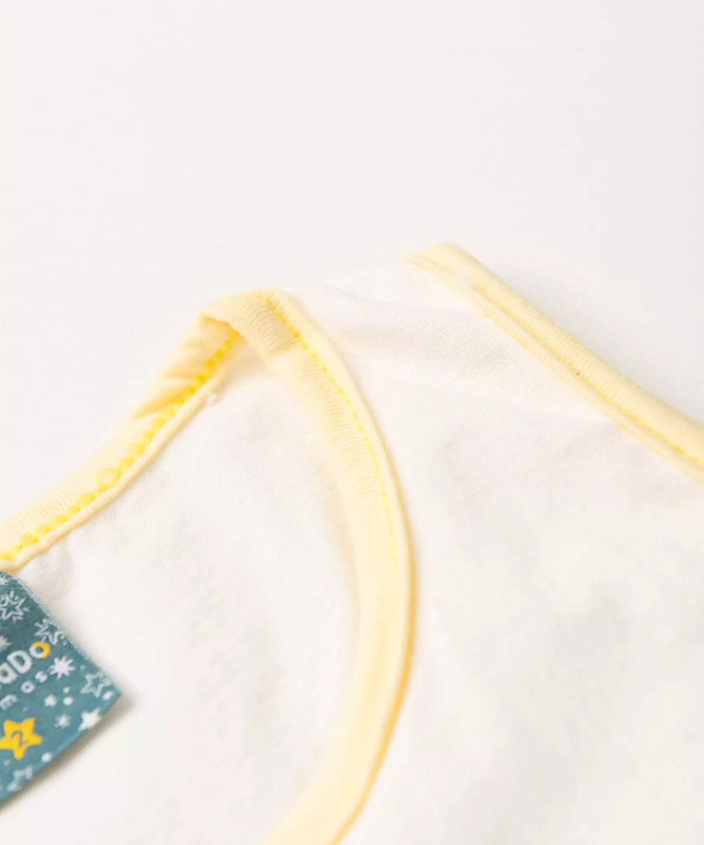 Pijama de Verão para Menina Girafinha Fofa Amarelo