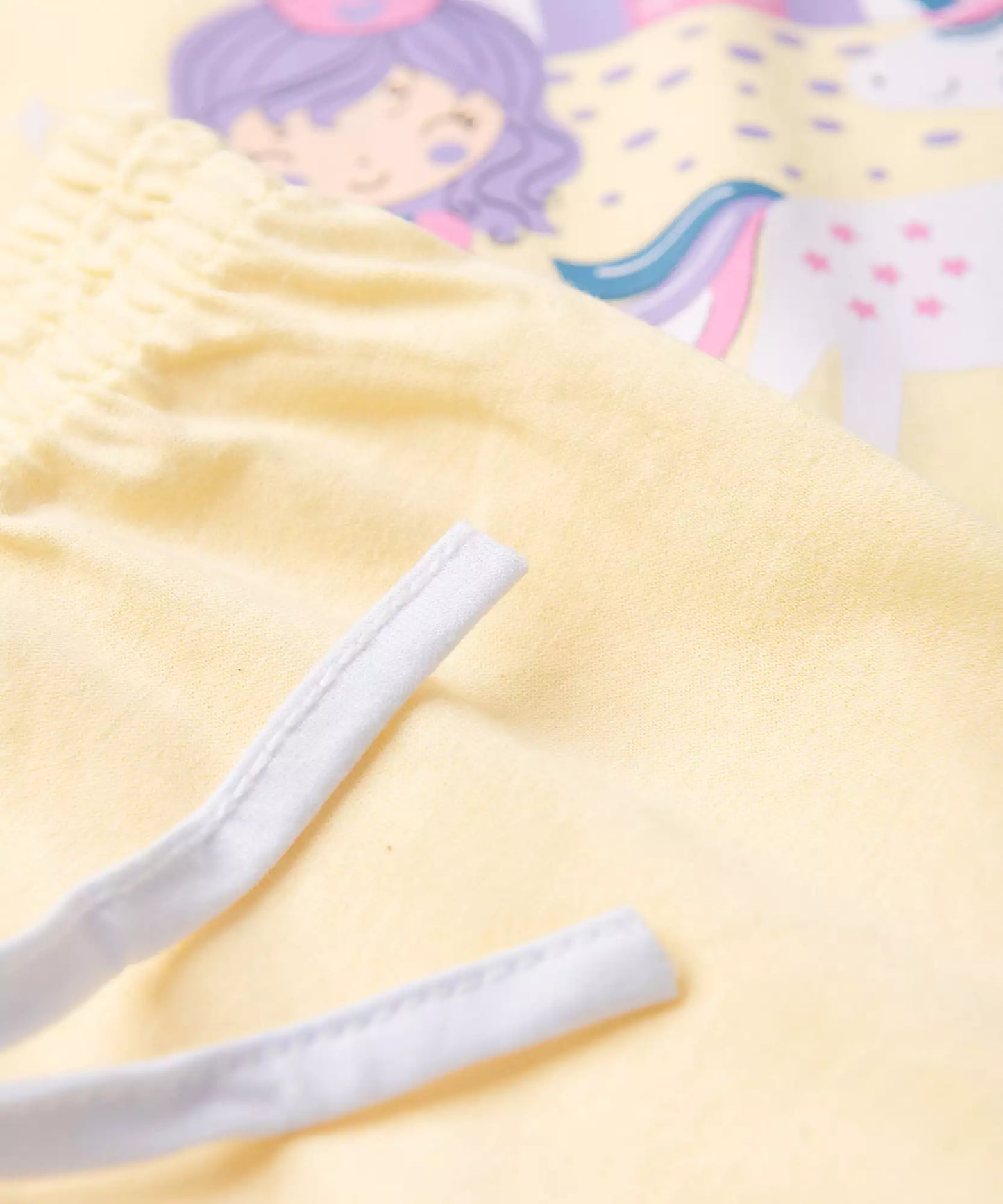 Pijama de Verão para Menina Sonho de Unicórnio Amarelo