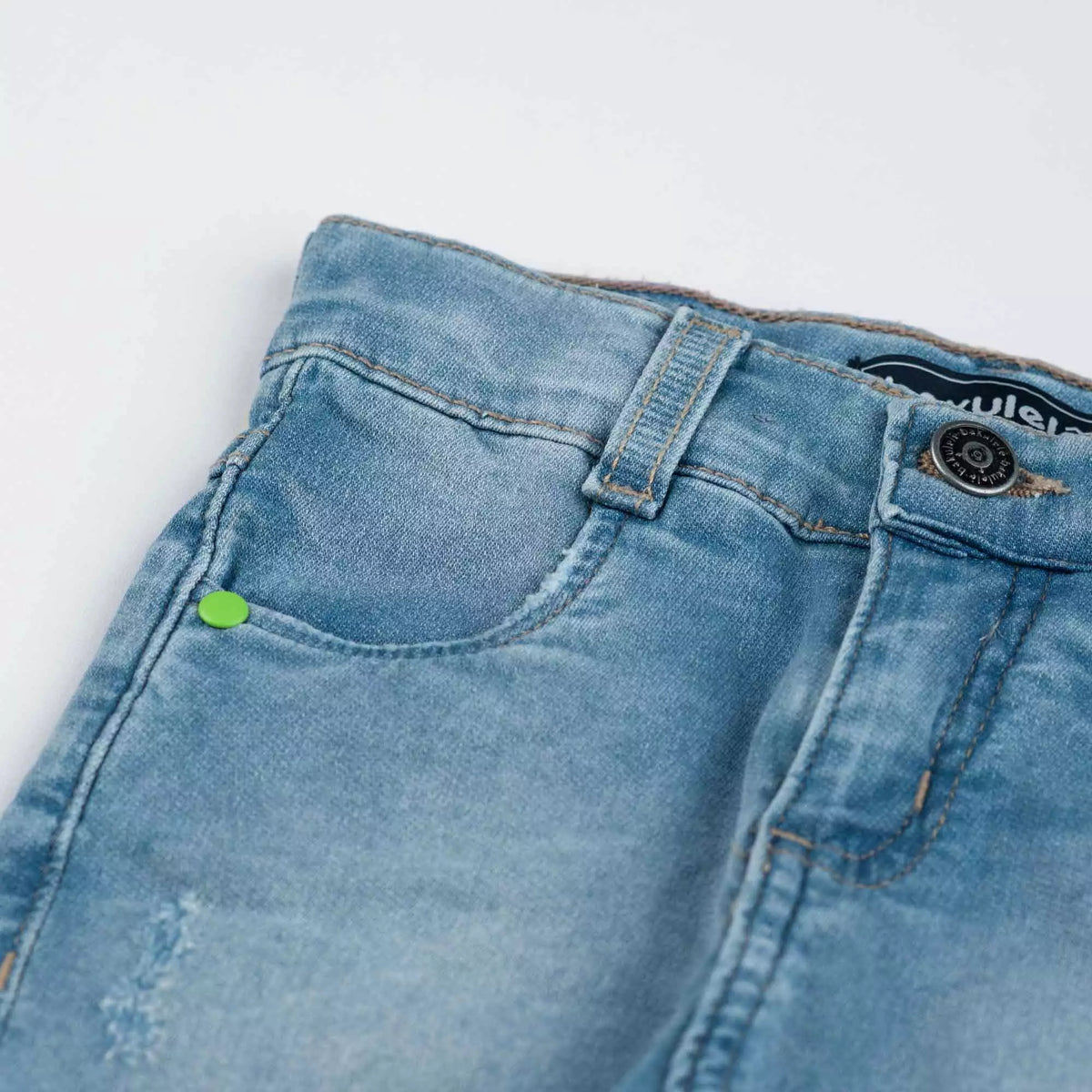 Short Jeans para Bebê Menino com Bolso e Lavagem Clara