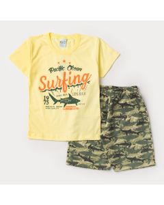 Conjunto Infantil Masculino de Verão Blusa Amarela Surfista e Short Verde Tubarão